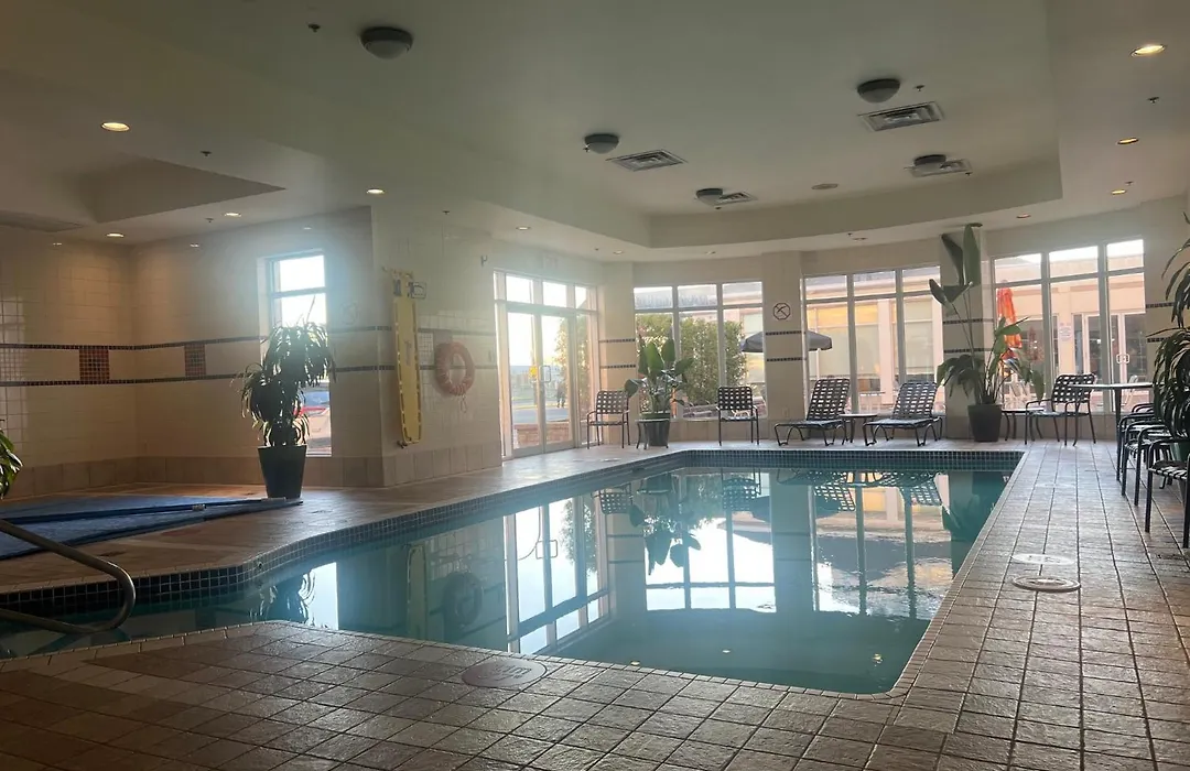 Hilton Garden Inn Montreal Airport-1